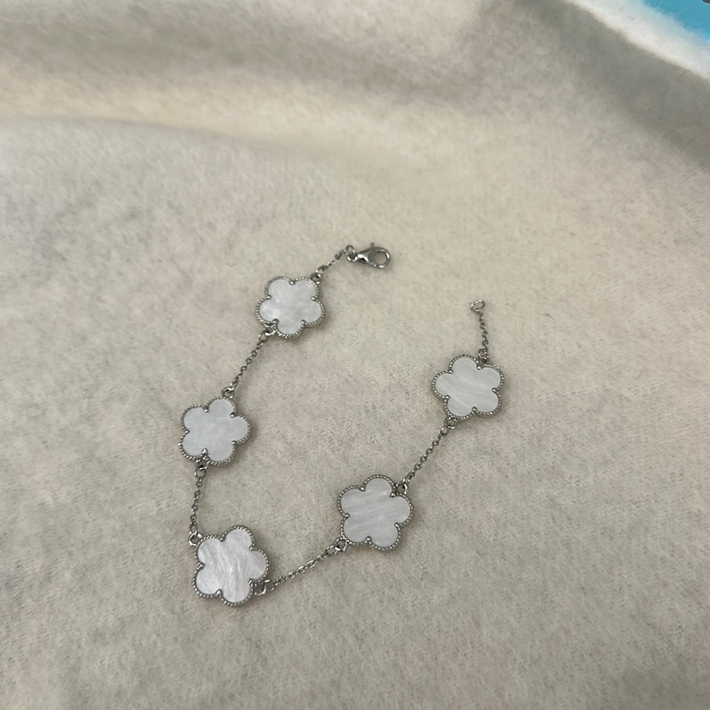 flower bracelet